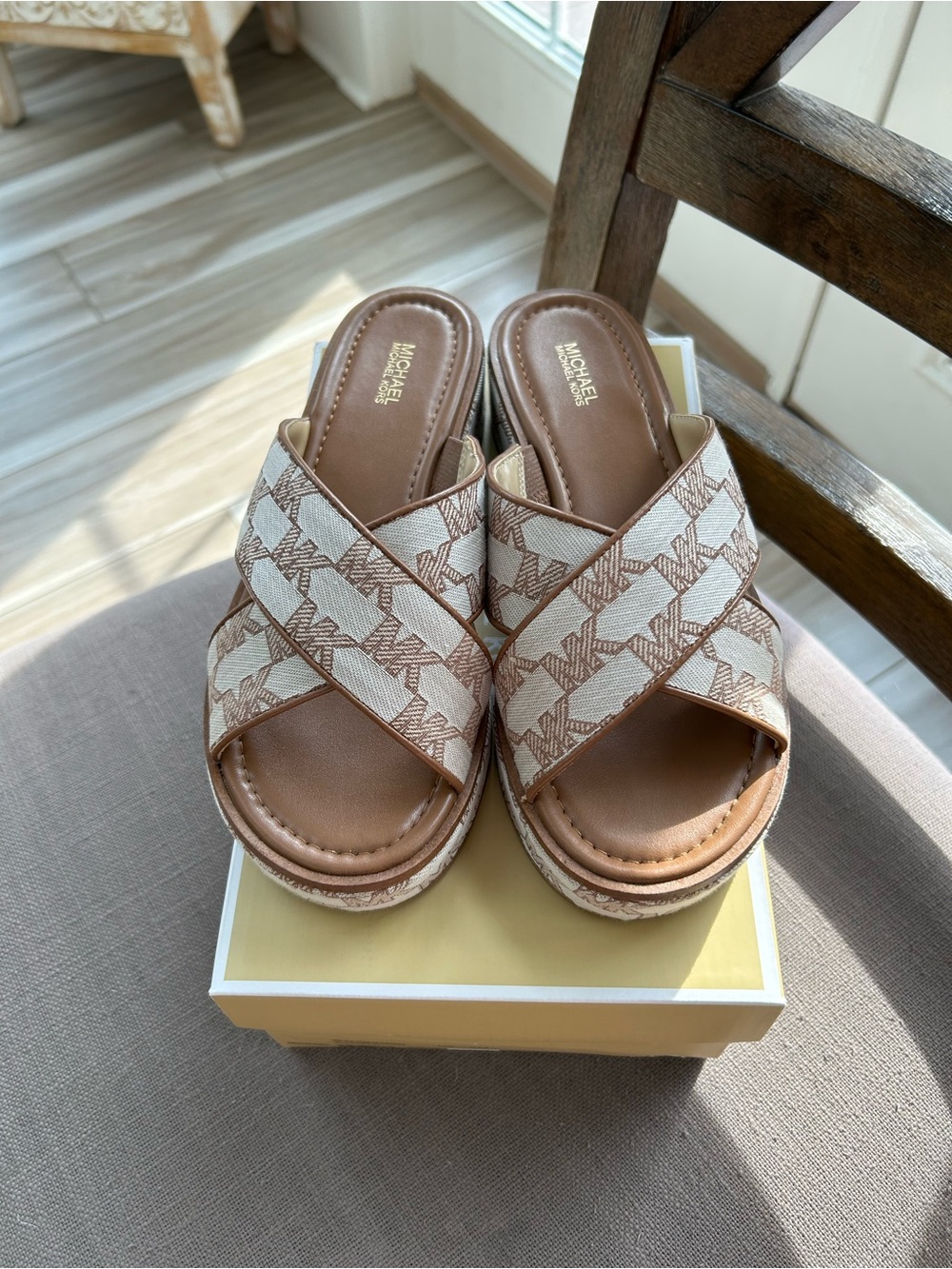 Michael Kors Women's Tan & Cream Platform Slide Sandals so
